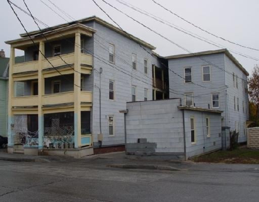 146 Pierce St in Lewiston, ME - Foto de edificio - Building Photo