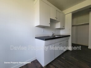 15940-15109 109 Ave in Edmonton, AB - Building Photo - Building Photo
