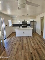 827 E Marlette Ave in Phoenix, AZ - Building Photo