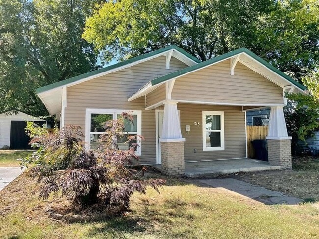 property at 318 7th Ave NW