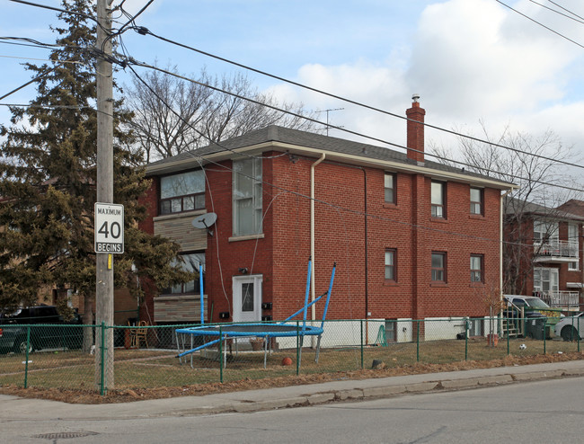 5 Wesley St in Toronto, ON - Building Photo - Primary Photo