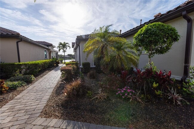8251 Varenna Dr in Sarasota, FL - Building Photo - Building Photo