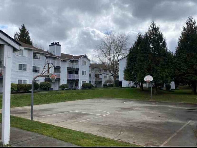 7453 Newcastle Golf Club Rd in Newcastle, WA - Building Photo - Building Photo