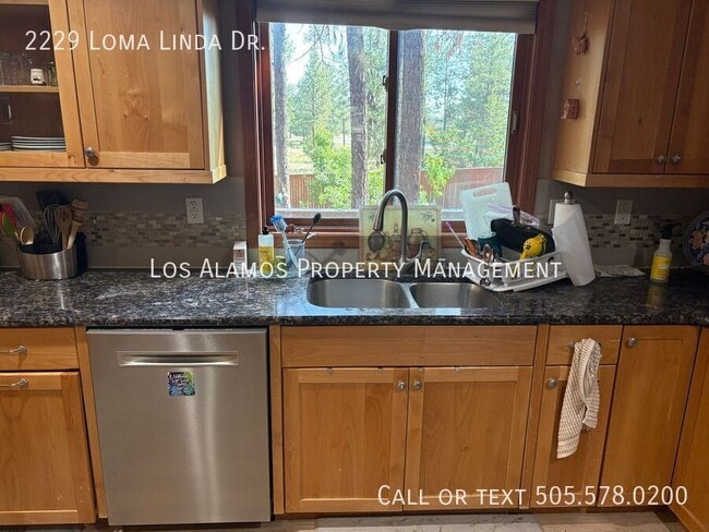 2229 Loma Linda Dr in Los Alamos, NM - Building Photo - Building Photo