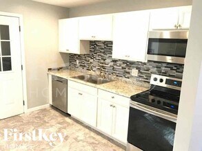 7020 NE 51st Terrace in Kansas City, MO - Foto de edificio - Building Photo