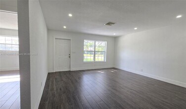 3805 NW 78th Terrace in Coral Springs, FL - Building Photo - Building Photo