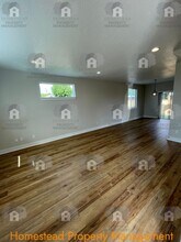 186-188 SE Lacreole Dr in Dallas, OR - Building Photo - Building Photo