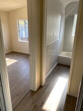 9226 Elizabeth Ave, Unit 4 in South Gate, CA - Foto de edificio - Building Photo