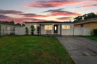 4530 SW 25th St in West Park, FL - Building Photo