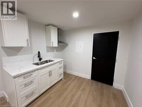 803 King St in Port Colborne, ON - Building Photo - Building Photo