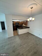 273 E Village Rd in Southampton, PA - Building Photo - Building Photo
