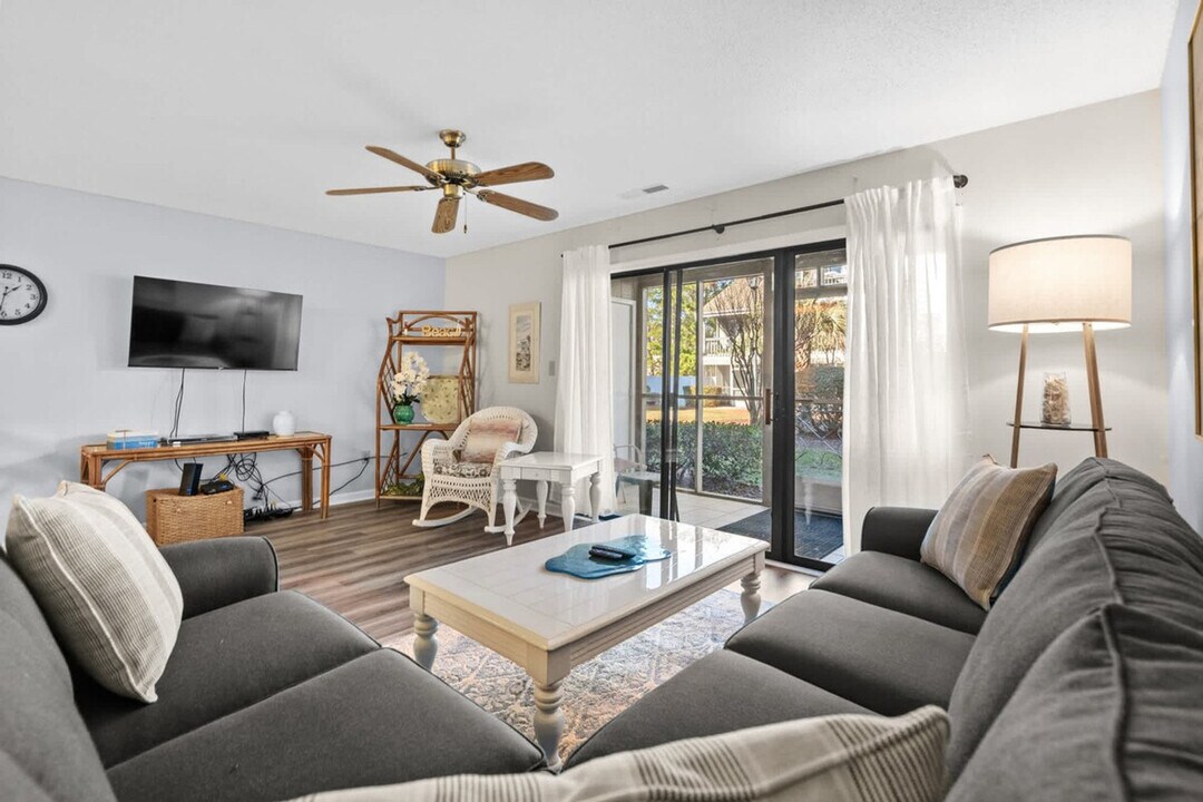 1890E Auburn Ln in Surfside Beach, SC - Building Photo