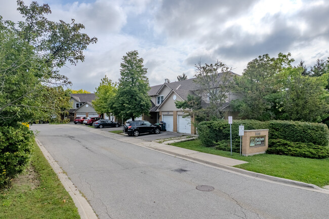 Fletchers Creek in Mississauga, ON - Building Photo - Building Photo