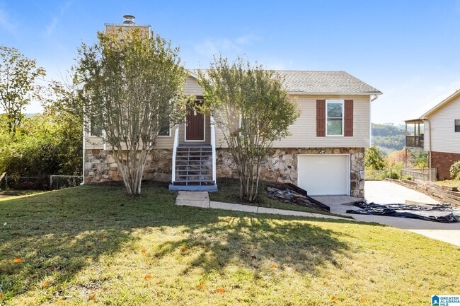 property at 5555 Spanish Trce