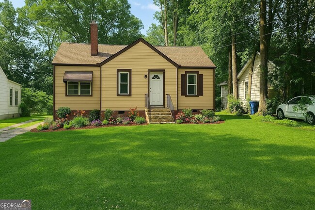 property at 1215 Lyndale Dr SE