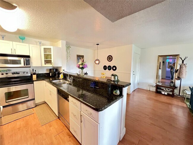 1229 SW 46th Ave in Pompano Beach, FL - Building Photo - Building Photo