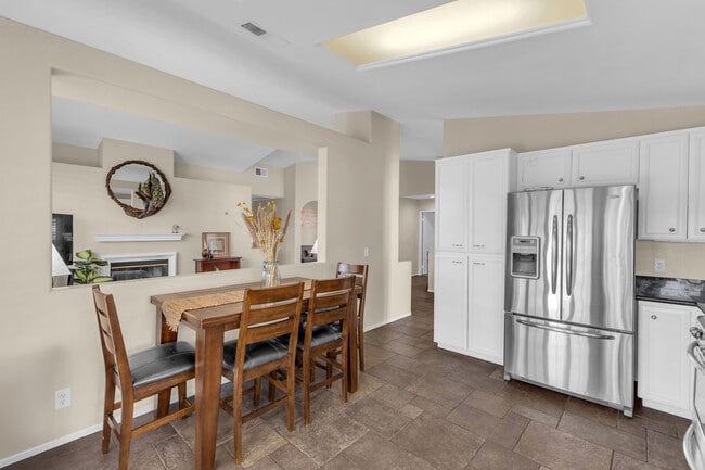 170 Vía Tramonto in Palm Desert, CA - Building Photo - Building Photo