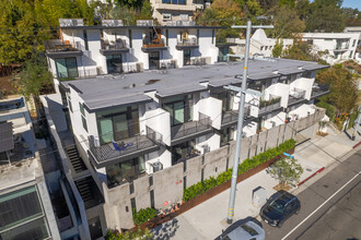 Lofts on Hyperion in Los Angeles, CA - Foto de edificio - Building Photo