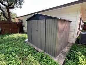 8710 Weiser Dr in Austin, TX - Building Photo - Building Photo