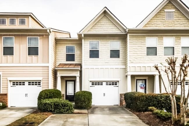 property at 4952 Longview Walk