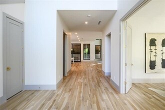 6984 Santa Barbara Dr in Dallas, TX - Building Photo - Building Photo