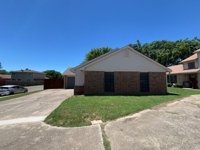 6703 Fire Hill Dr in Fort Worth, TX - Building Photo - Building Photo