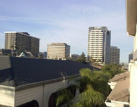 400 Cameron Pl in Glendale, CA - Building Photo - Building Photo