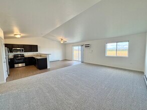 Urban Loft in Lena, WI - Foto de edificio - Building Photo