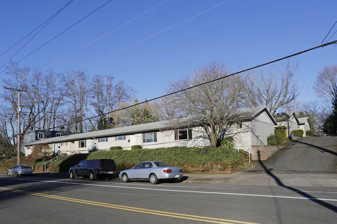 Gladstone Garden in Portland, OR - Building Photo