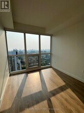 95-4095 McMahon Dr in Toronto, ON - Building Photo - Building Photo