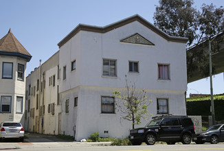 3532 Telegraph Ave in Oakland, CA - Foto de edificio - Building Photo