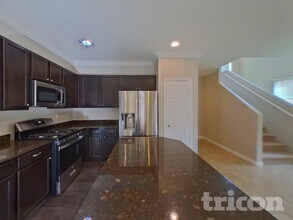 125 Cascade Meadow Ct in Henderson, NV - Building Photo - Building Photo