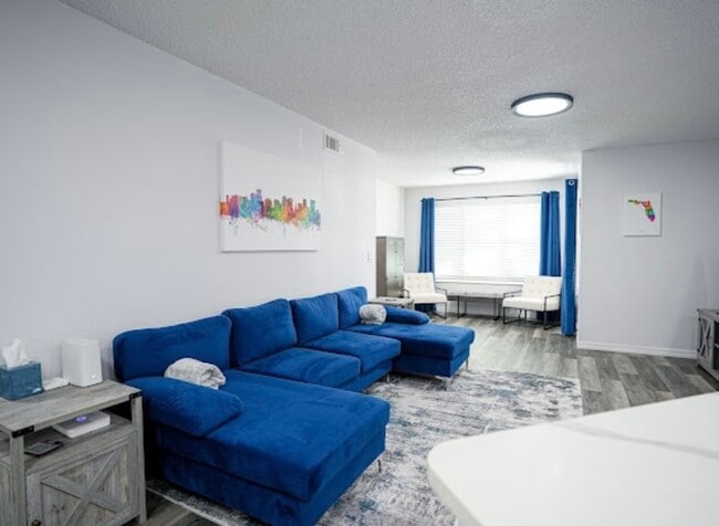 4528 Commander Dr, Unit 2008 in Orlando, FL - Building Photo - Building Photo