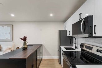 129 Paxton Ln in Niagara-On-The-Lake, ON - Building Photo - Building Photo