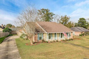 10859 Cal Rd in Baton Rouge, LA - Building Photo