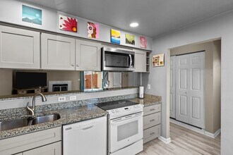 1325 Orillia Rd in Virginia Beach, VA - Building Photo - Building Photo