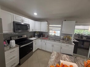 4707 Martha Louise Dr in West Palm Beach, FL - Foto de edificio - Building Photo