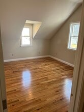 11 Garfield Ave, Unit 1 in Woburn, MA - Building Photo - Building Photo