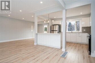 101 Lyndhurst Dr in Kitchener, ON - Building Photo - Building Photo