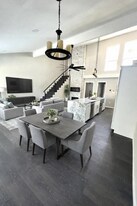7215 Holly Hill Dr in Dallas, TX - Building Photo