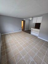 1885 Taylor Rd in East Cleveland, OH - Building Photo