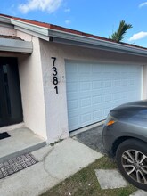 7381 NW 35th Ct in Lauderhill, FL - Building Photo - Building Photo