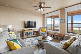 18016 Edgewood Way in Jonestown, TX - Building Photo