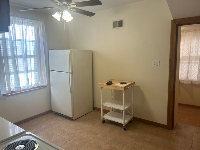 5247 W Agatite Ave in Chicago, IL - Building Photo - Building Photo