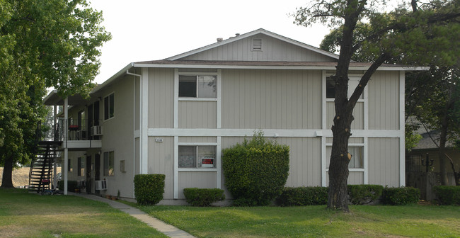 1500 Sycamore Dr in Antioch, CA - Building Photo - Building Photo