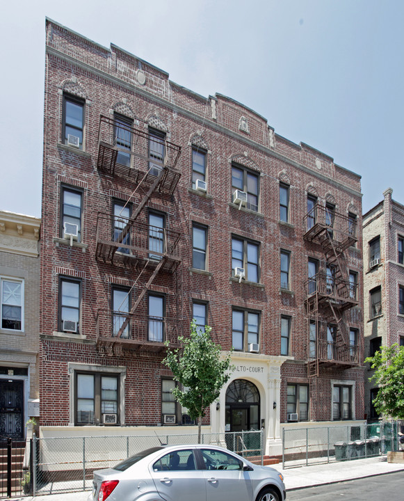 Rialto Court in Brooklyn, NY - Building Photo