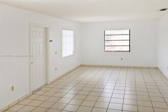 8867 SW 36th St in Miami, FL - Building Photo - Building Photo