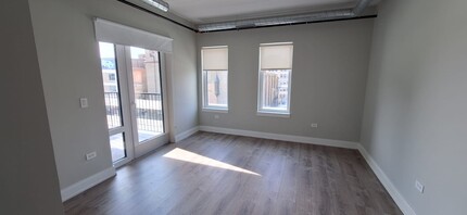 941 W Belmont Ave, Unit 506 in Chicago, IL - Building Photo - Building Photo