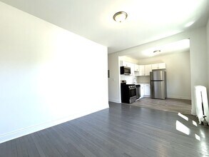 Stowell Avenue Apartments in Milwaukee, WI - Foto de edificio - Building Photo