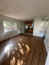 1857 W 24th St, Unit 1 in Los Angeles, CA - Building Photo - Building Photo